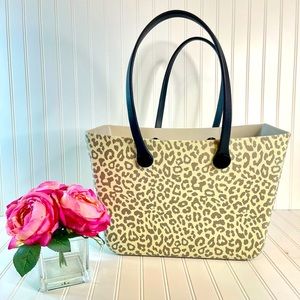 Cheetah Versa Tote